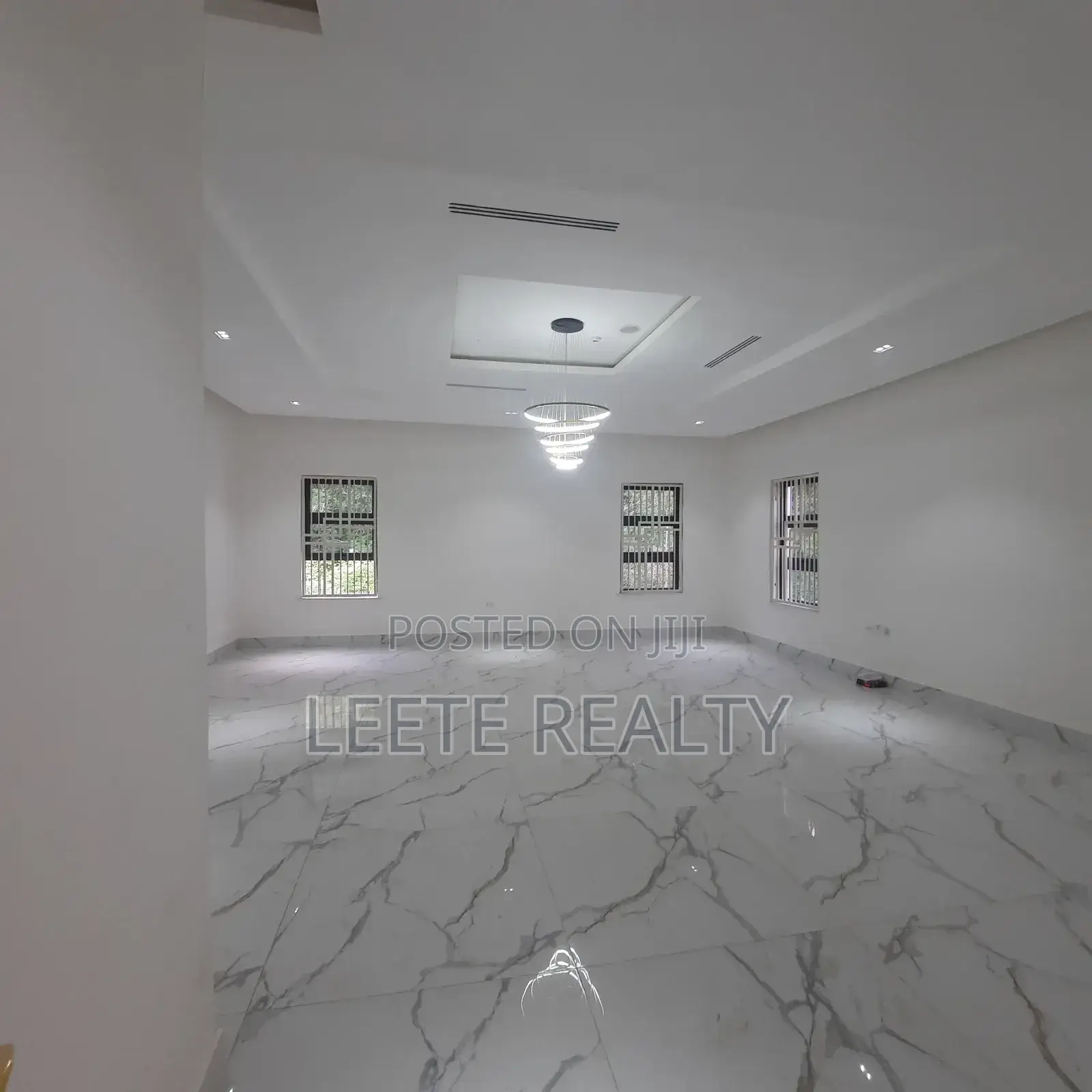 9bdrm Maisonette in Maitama for sale