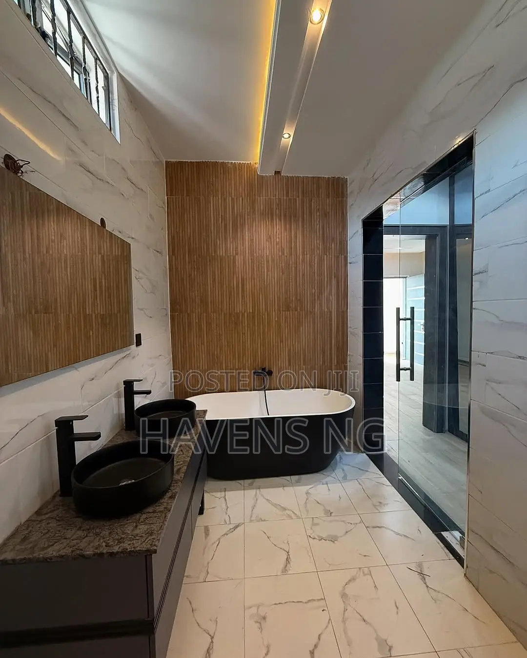 4bdrm Duplex in FHA for sale