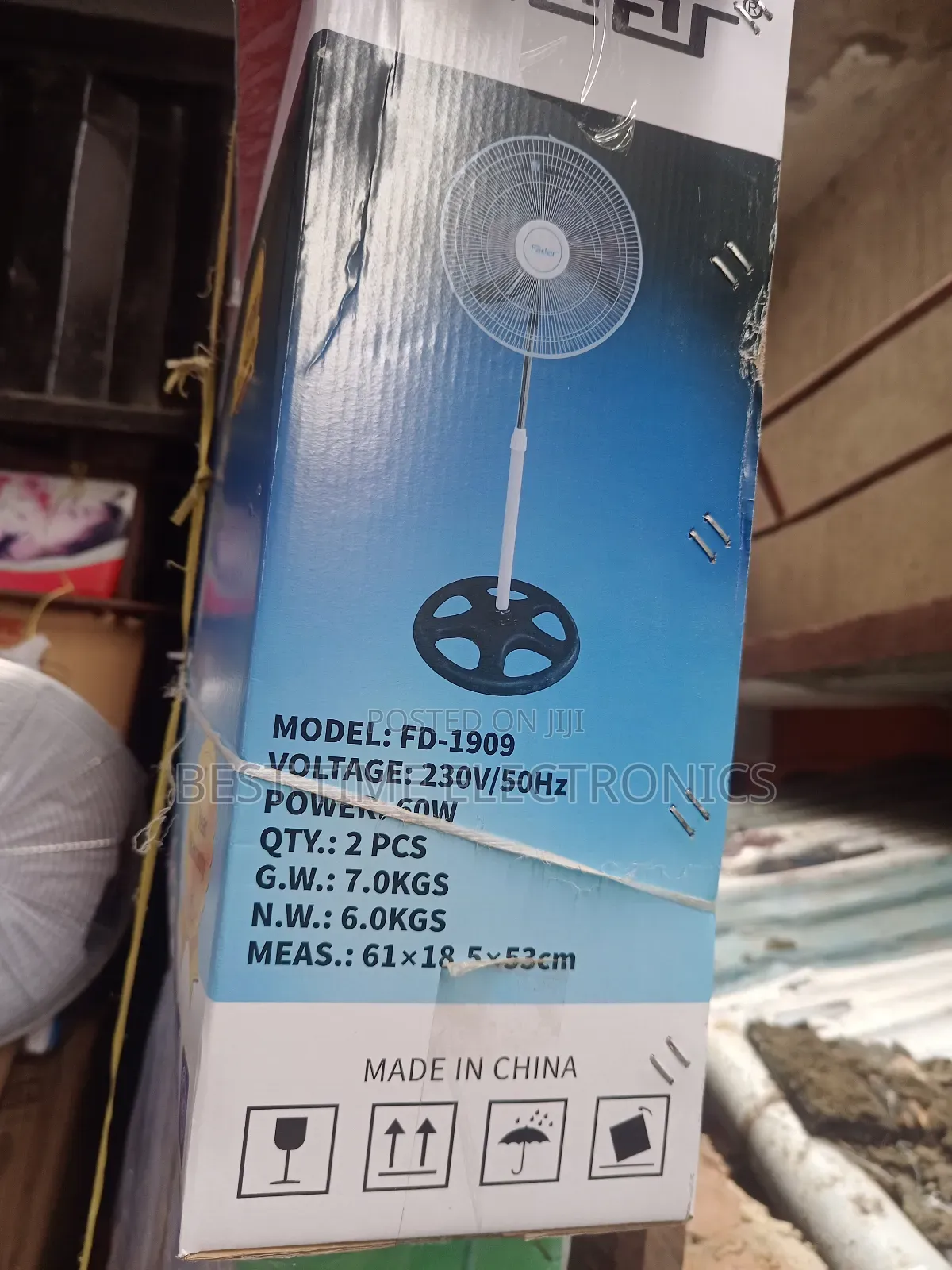 18" Fadar Electric Stand Fan
