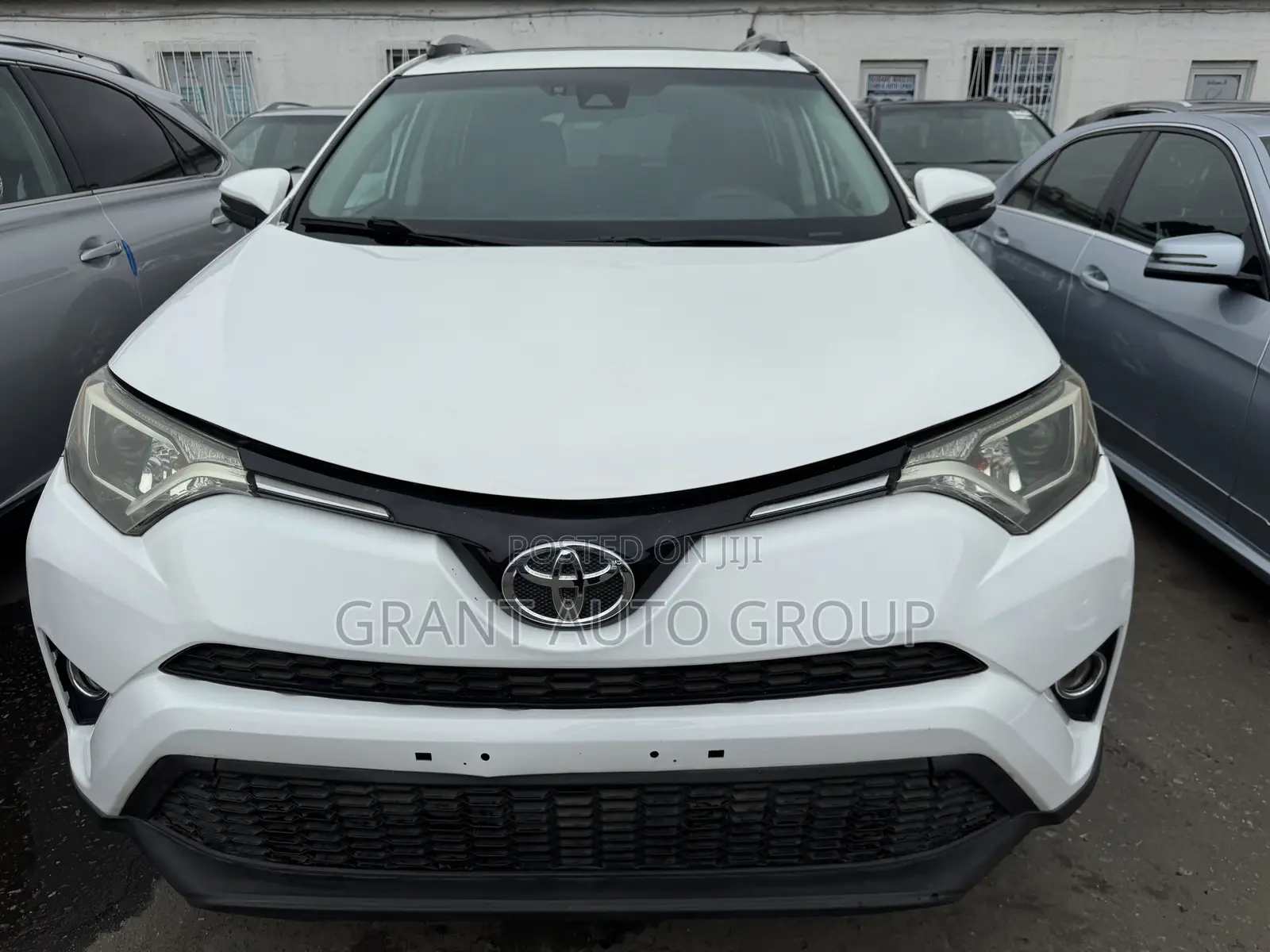Toyota RAV4 XLE AWD (2.5L 4cyl 6A) 2013 White