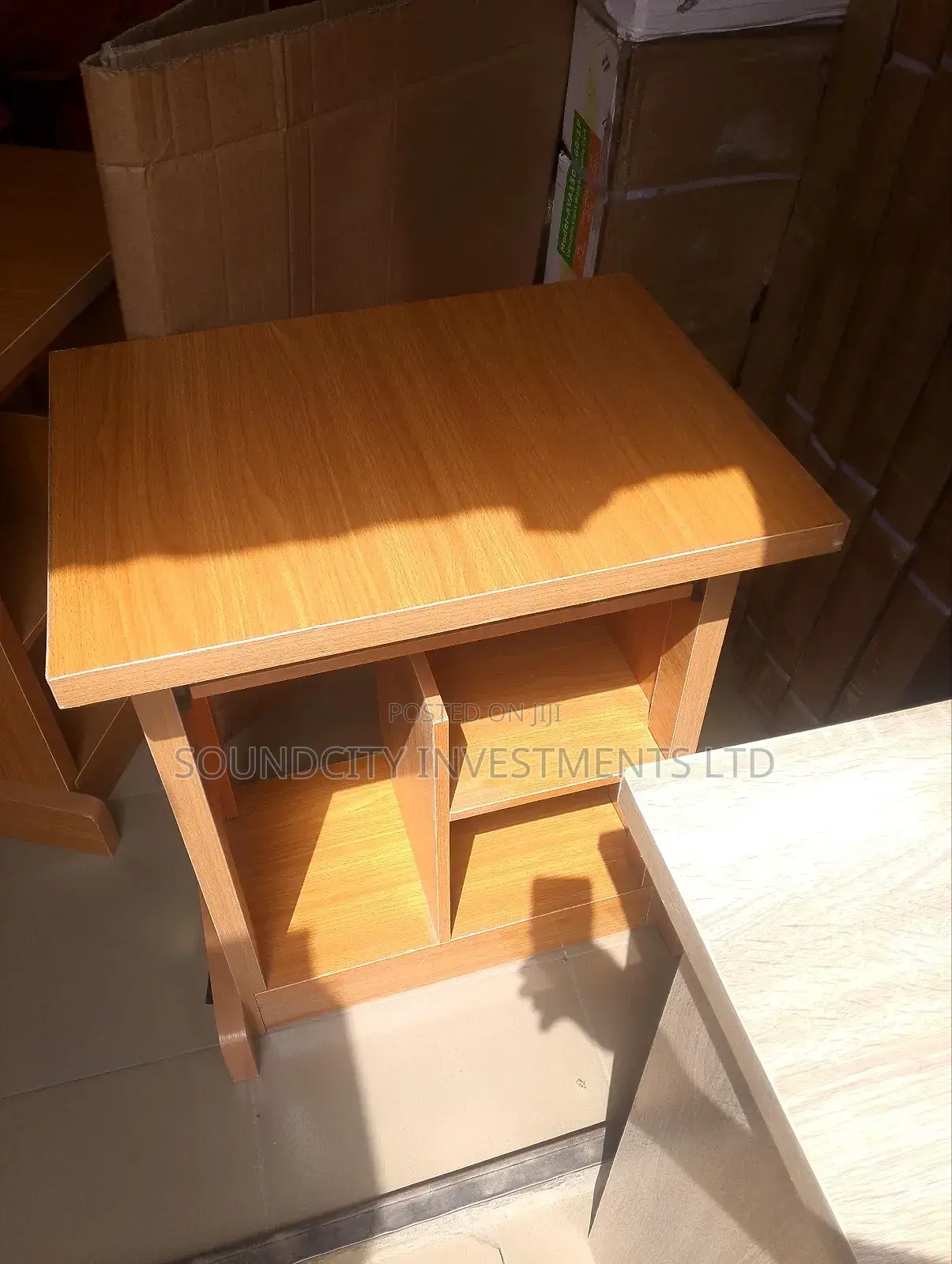 Desktop/Computer Table.