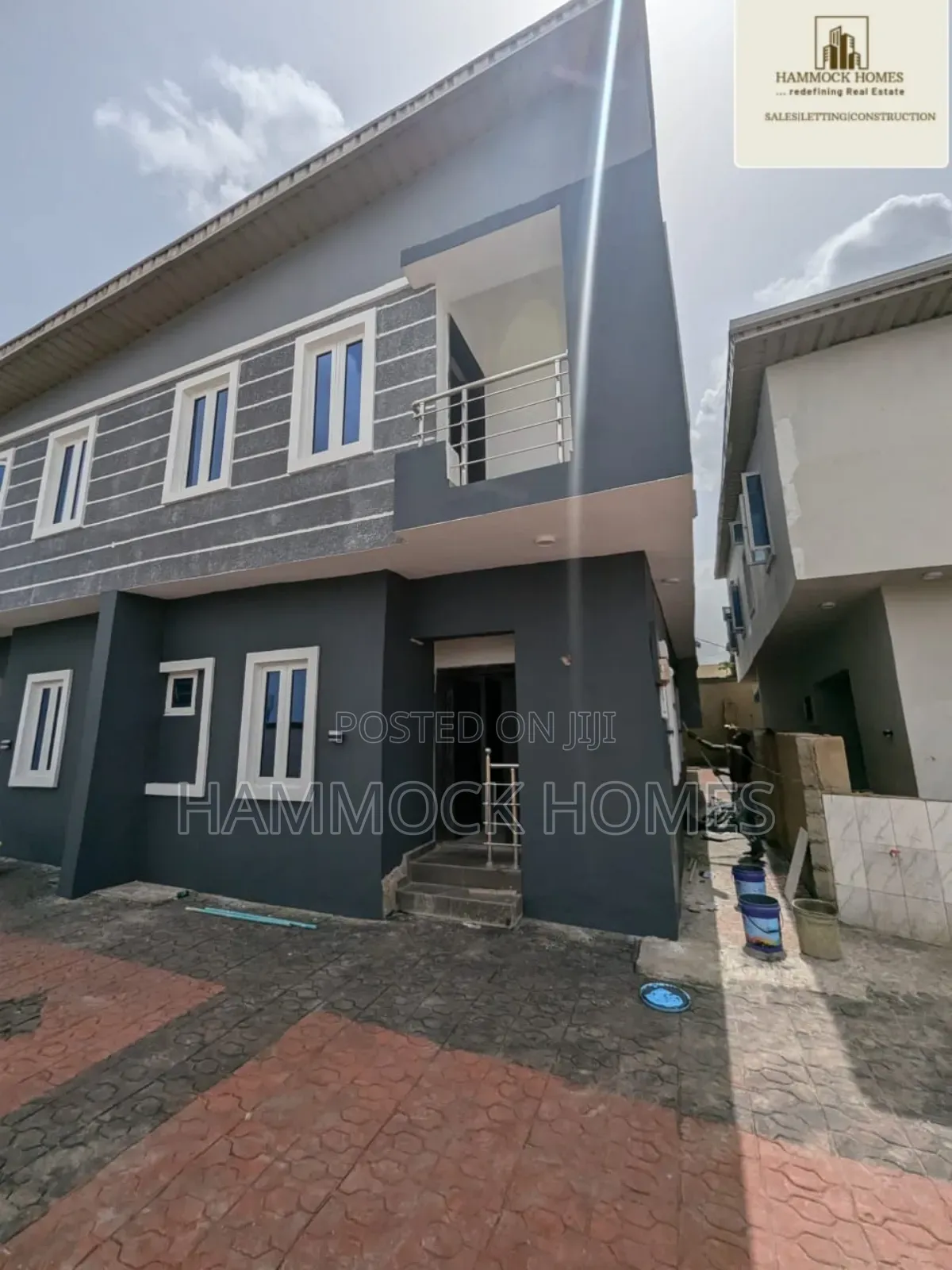 8bdrm Duplex in Old Bodija Estate for sale
