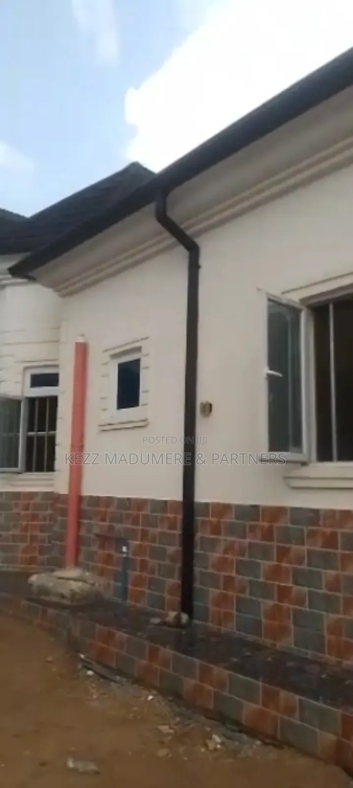 4bdrm Bungalow in Mbodo ,Aluu, Port for sale