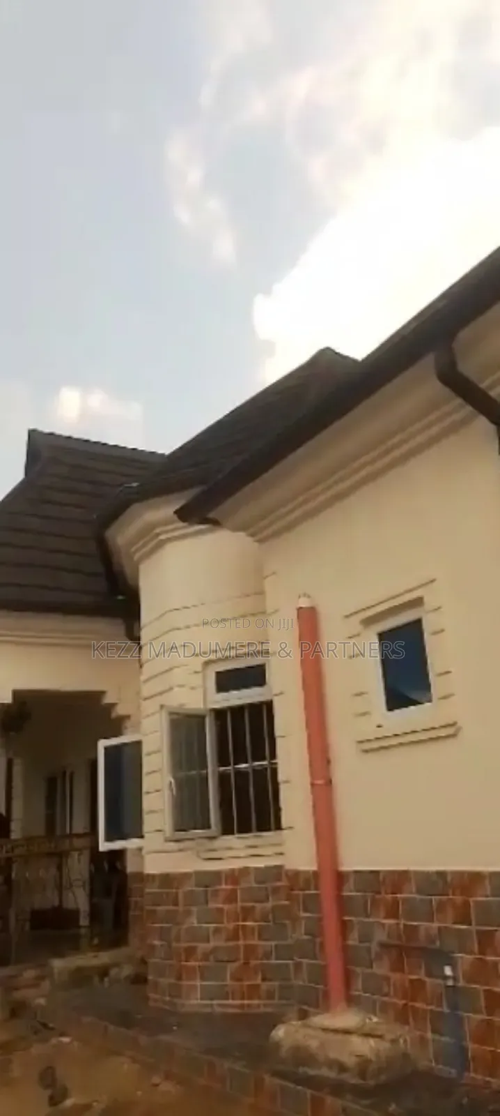 4bdrm Bungalow in Mbodo ,Aluu, Port for sale