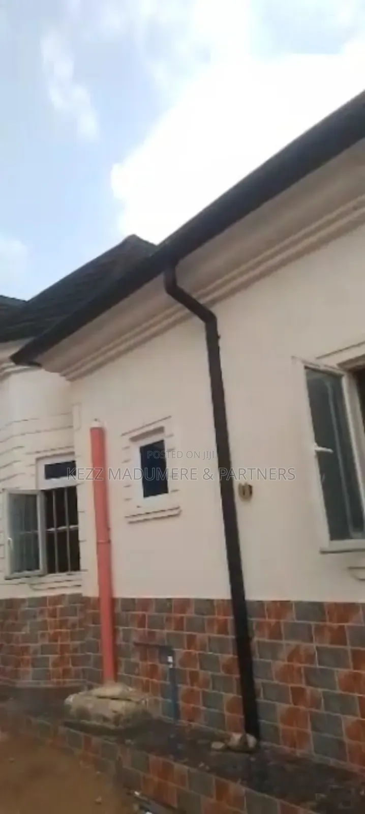 4bdrm Bungalow in Mbodo ,Aluu, Port for sale