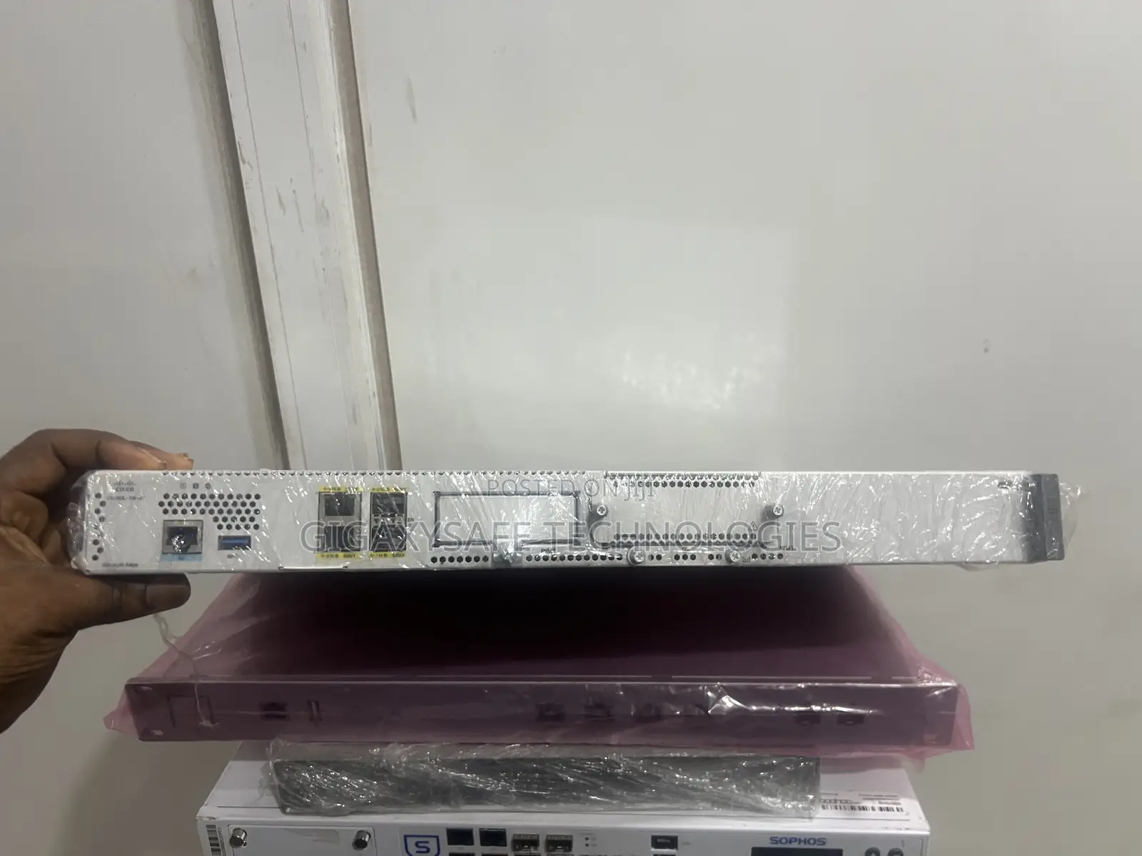 Cisco Catalyst 8200l With 1-Nim Slot and 4x1g Wan Ports