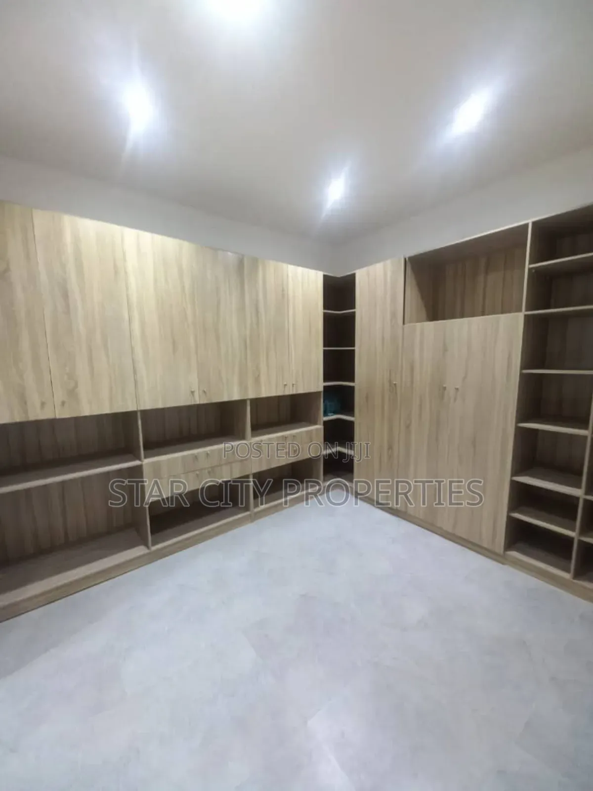 5bdrm Duplex in Magodo Phase 2 for rent