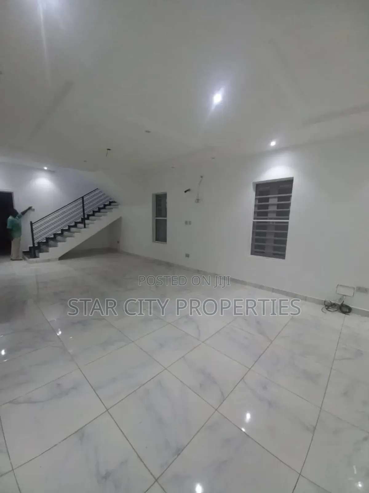 5bdrm Duplex in Magodo Phase 2 for rent