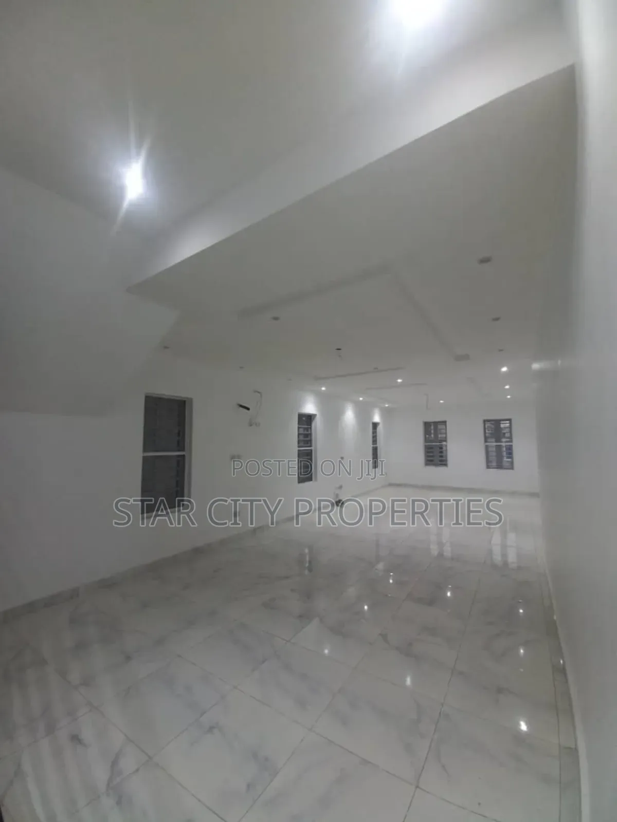 5bdrm Duplex in Magodo Phase 2 for rent