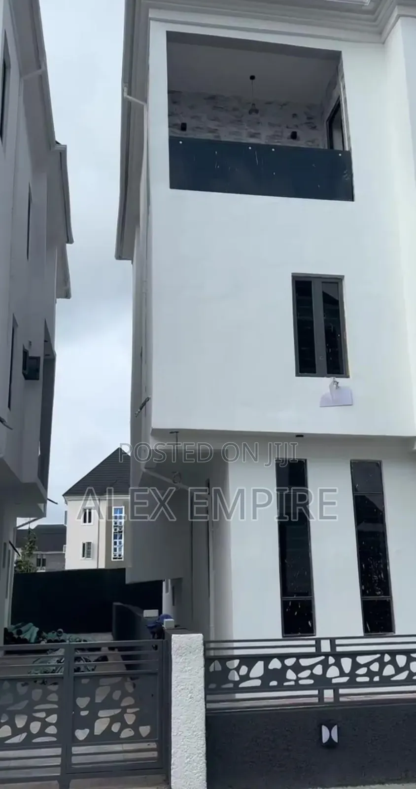 4bdrm Duplex in Ago Palace for sale
