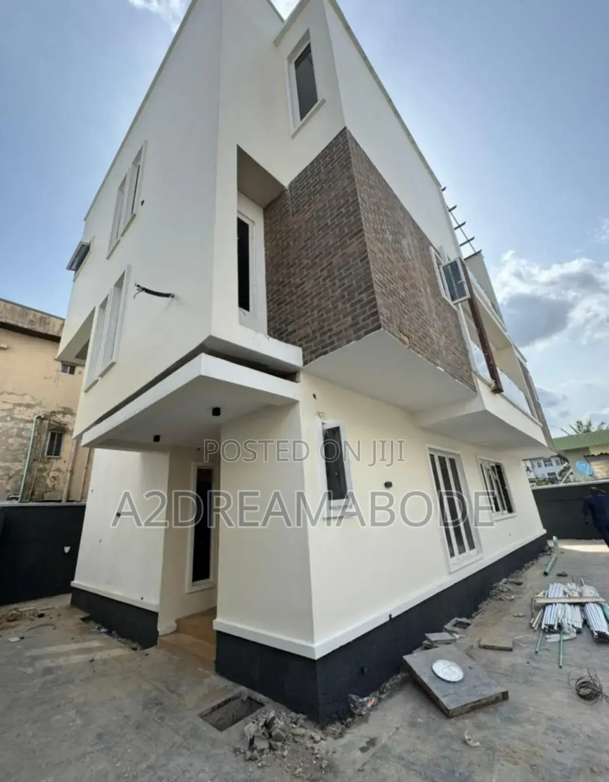 5bdrm Duplex in Adeniyi Jones, Ikeja for rent