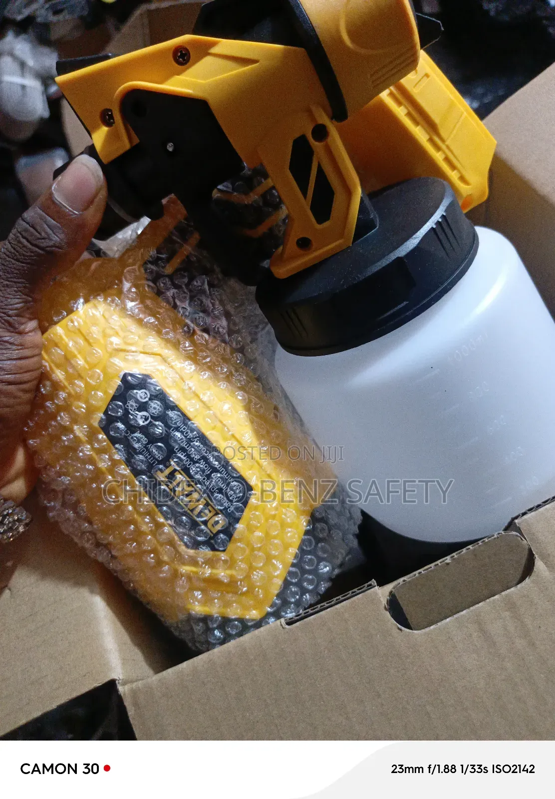 D-Walt Cordless Spray Gun