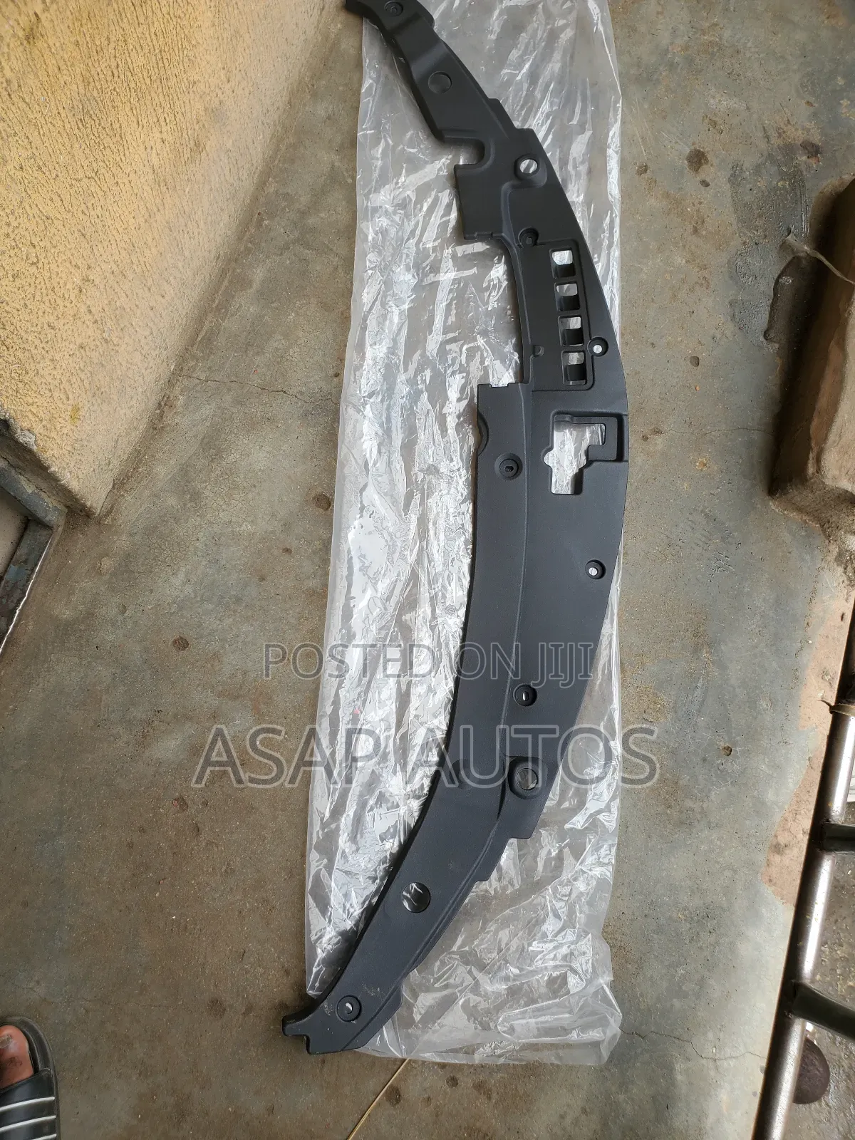 Radiator Plastic Camry 2012