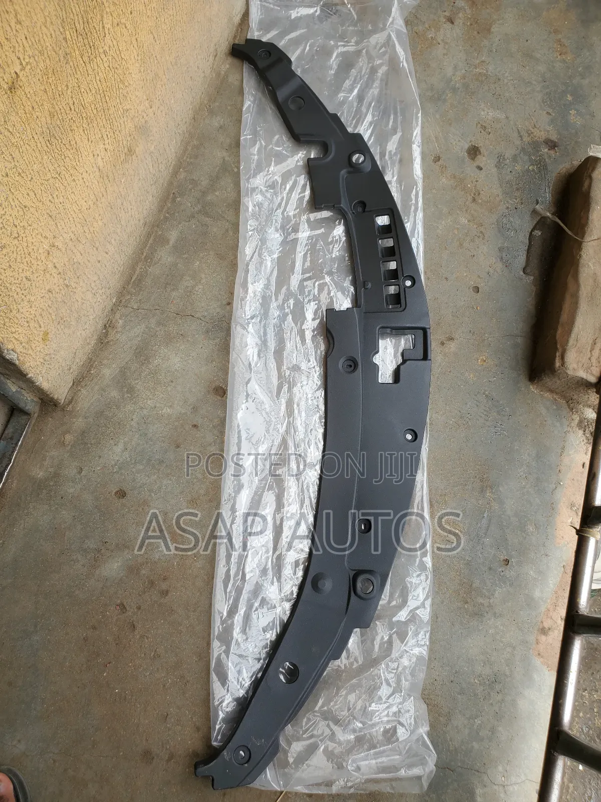 Radiator Plastic Camry 2012