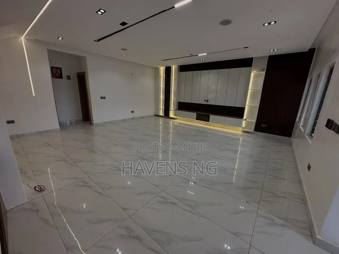 4bdrm Duplex in Life Camp for sale