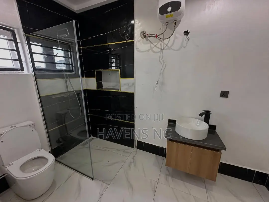 4bdrm Duplex in Life Camp for sale