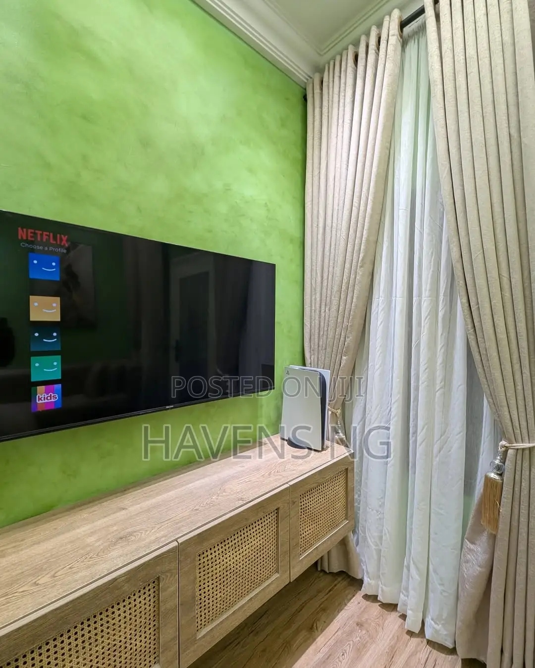Cozy 1-Bedroom Apartment With Balcony Ps5