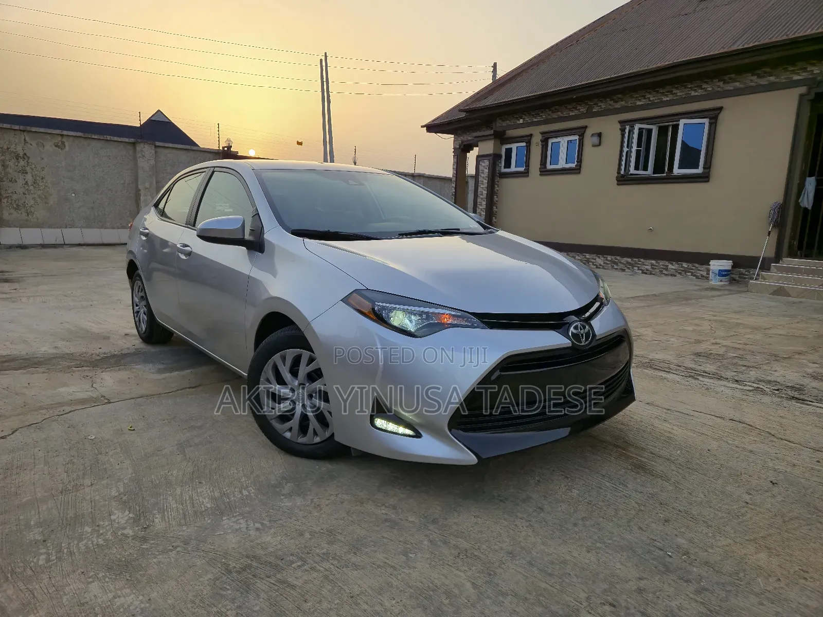 Toyota Corolla LE Eco (1.8L 4cyl 2A) 2018 Silver