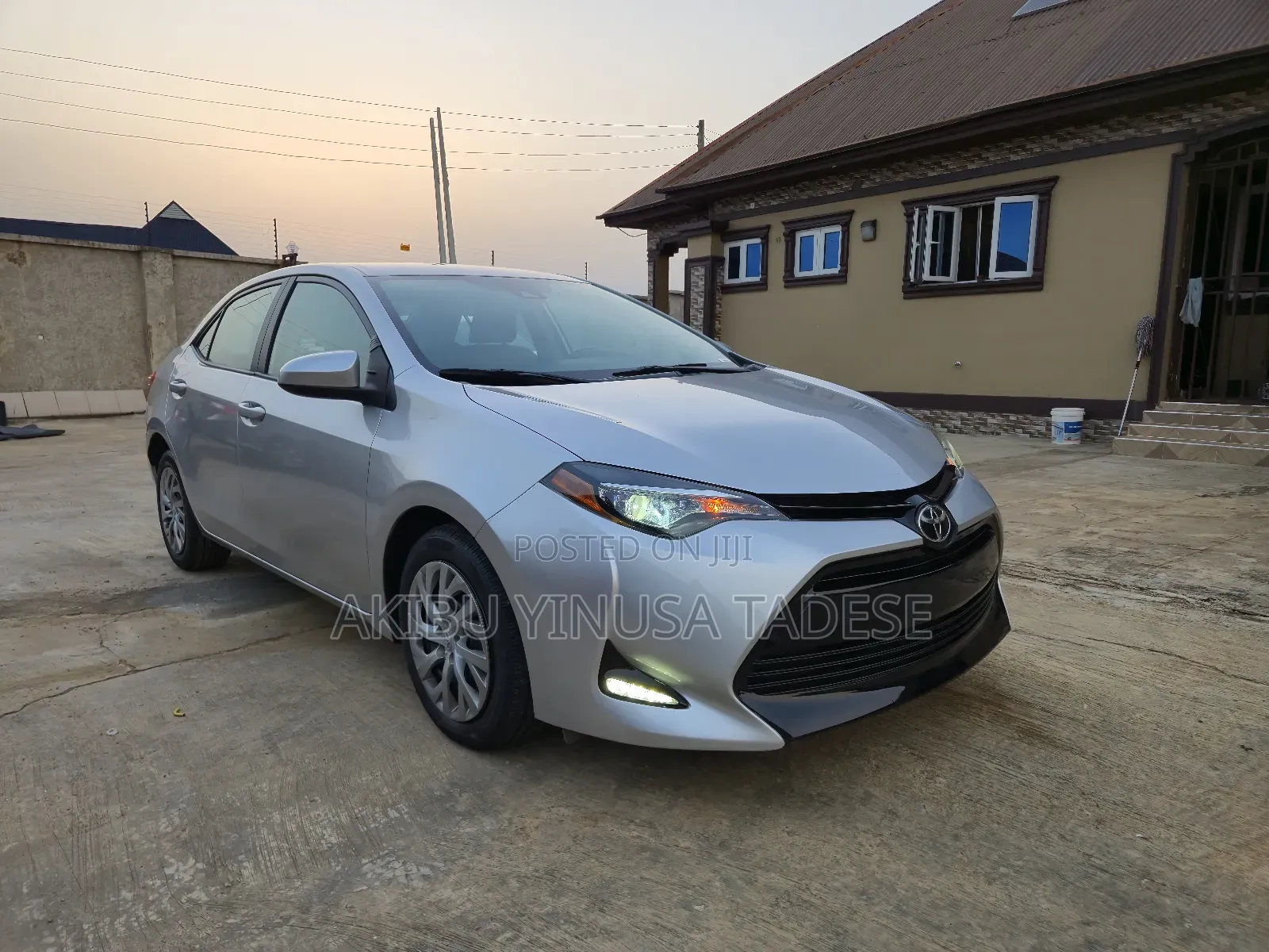 Toyota Corolla LE Eco (1.8L 4cyl 2A) 2018 Silver