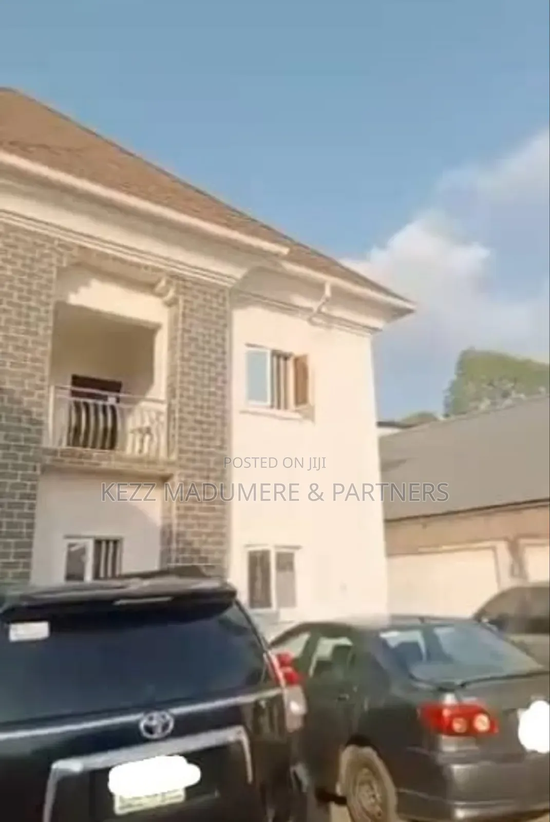 8bdrm Duplex in Golf Estate , Enugu for sale