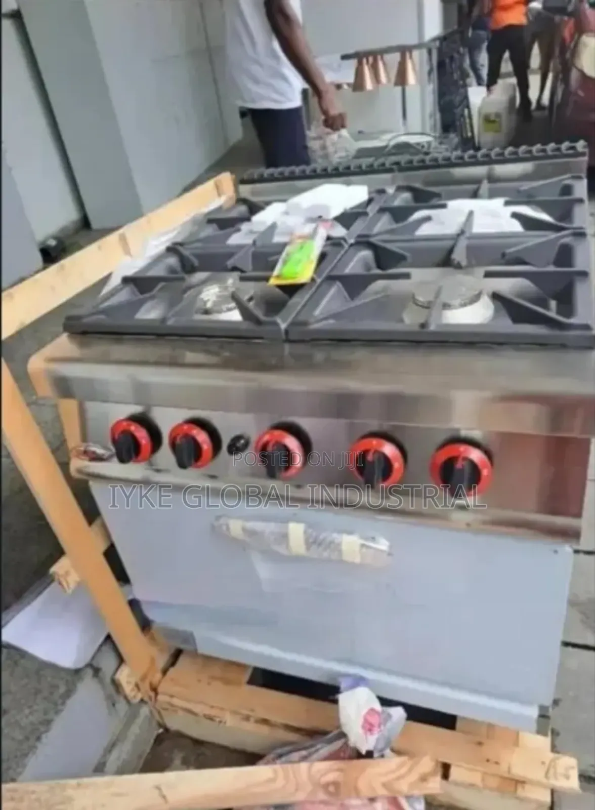 4 Burner Industrial Gas Cooker With Oven
