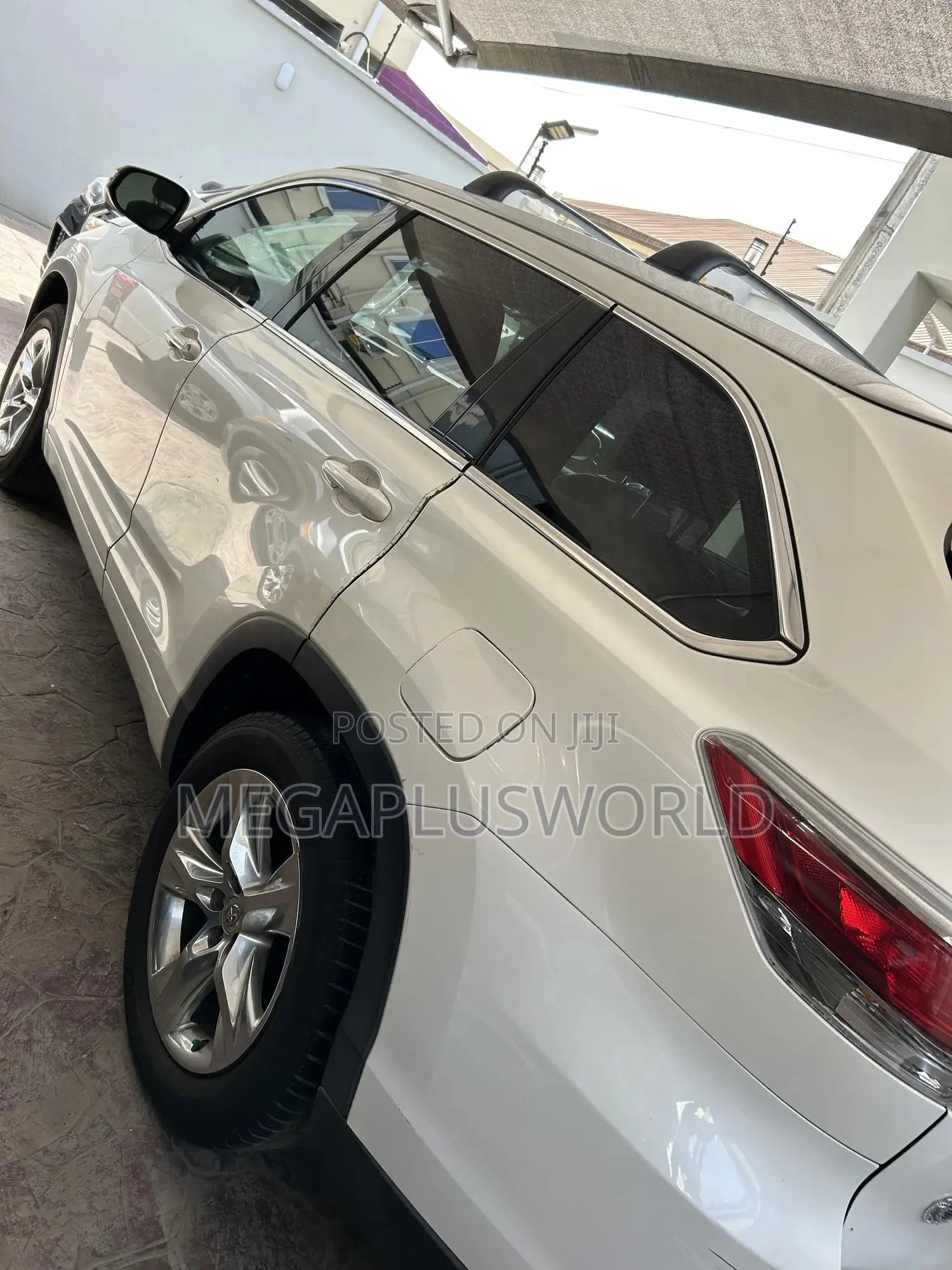 Toyota Highlander Limited Platinum 4dr SUV AWD (3.5L 6cyl 6A) 2014