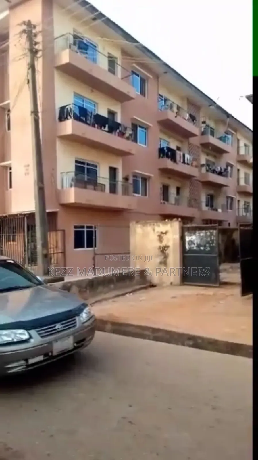 8bdrm Block of Flats in Achara Layout , for sale
