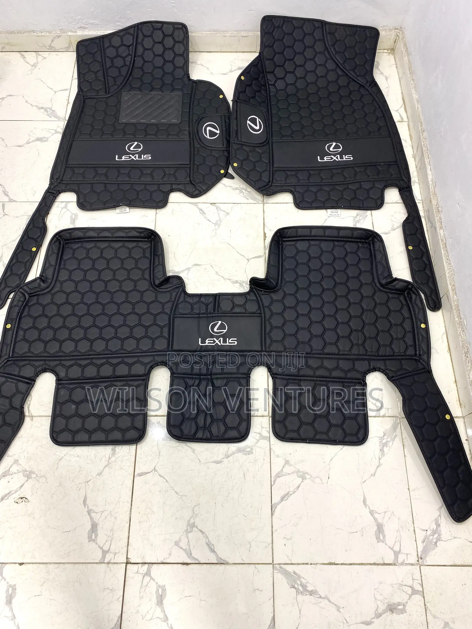 Plain Black Lexus 330/350 Logo Leather Mat