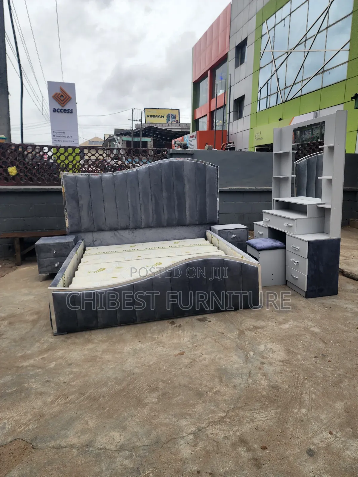 Executive Set of Family King Size Bed.
