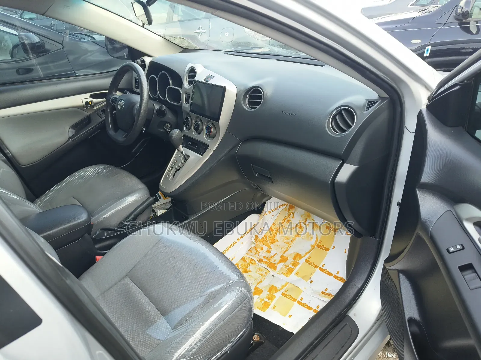 Toyota Matrix L Hatchback FWD (1.8L 4cyl 5M) 2013 Silver