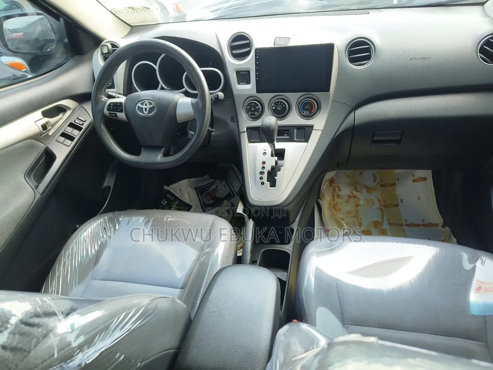 Toyota Matrix L Hatchback FWD (1.8L 4cyl 5M) 2013 Silver