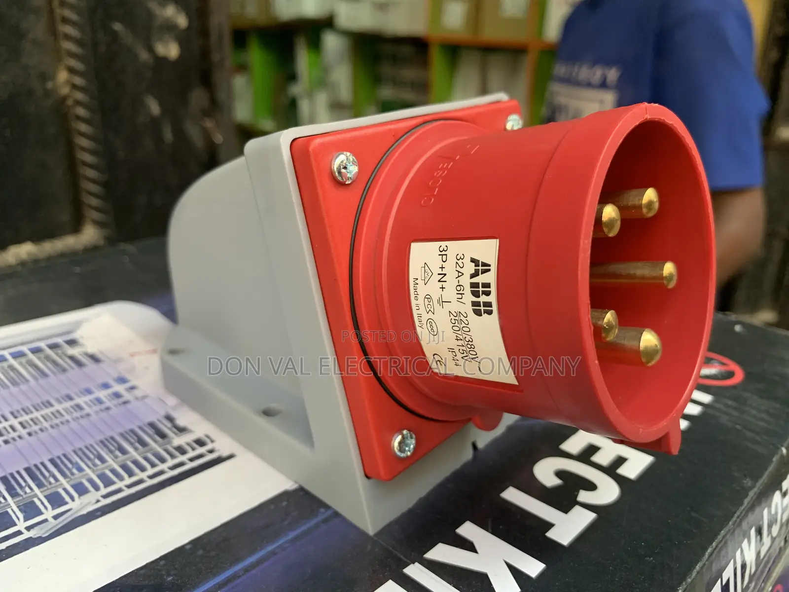 5pins 32amp Industrial Sockets