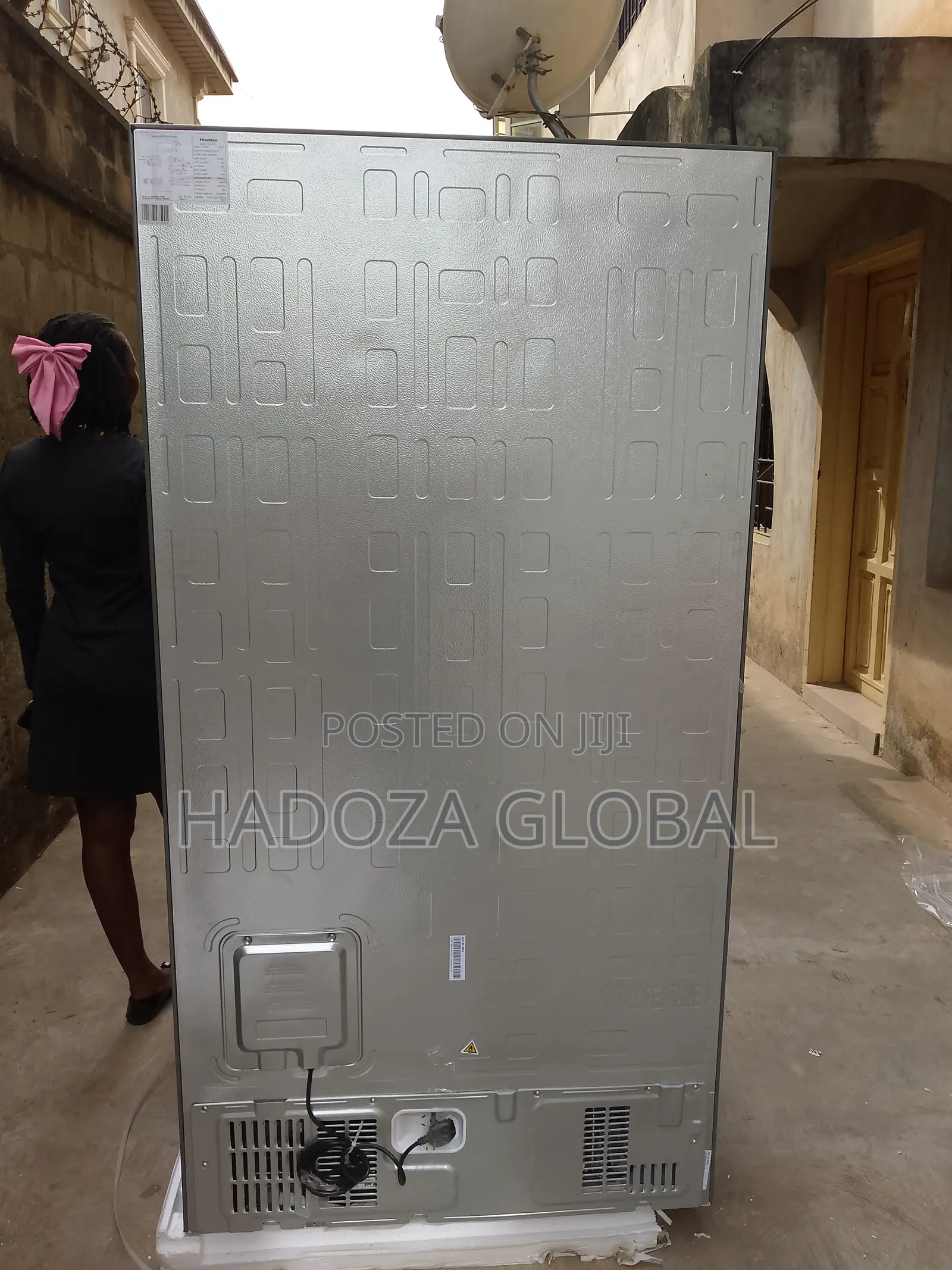 634 L Capacity Hisense Side-by-side Refrigerator