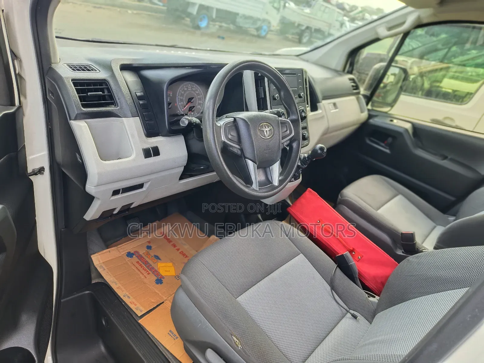Toyota HiAce 2021 White