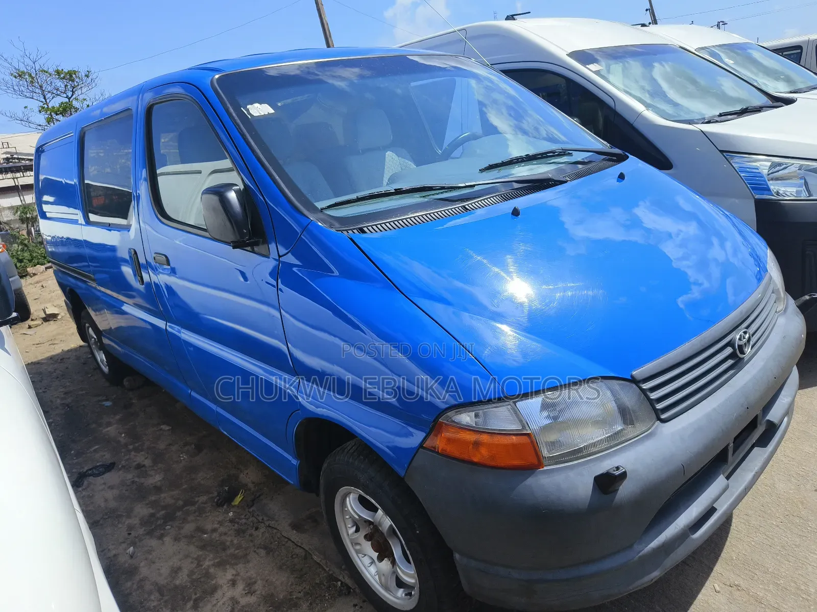 Toyota HiAce 2002 Blue