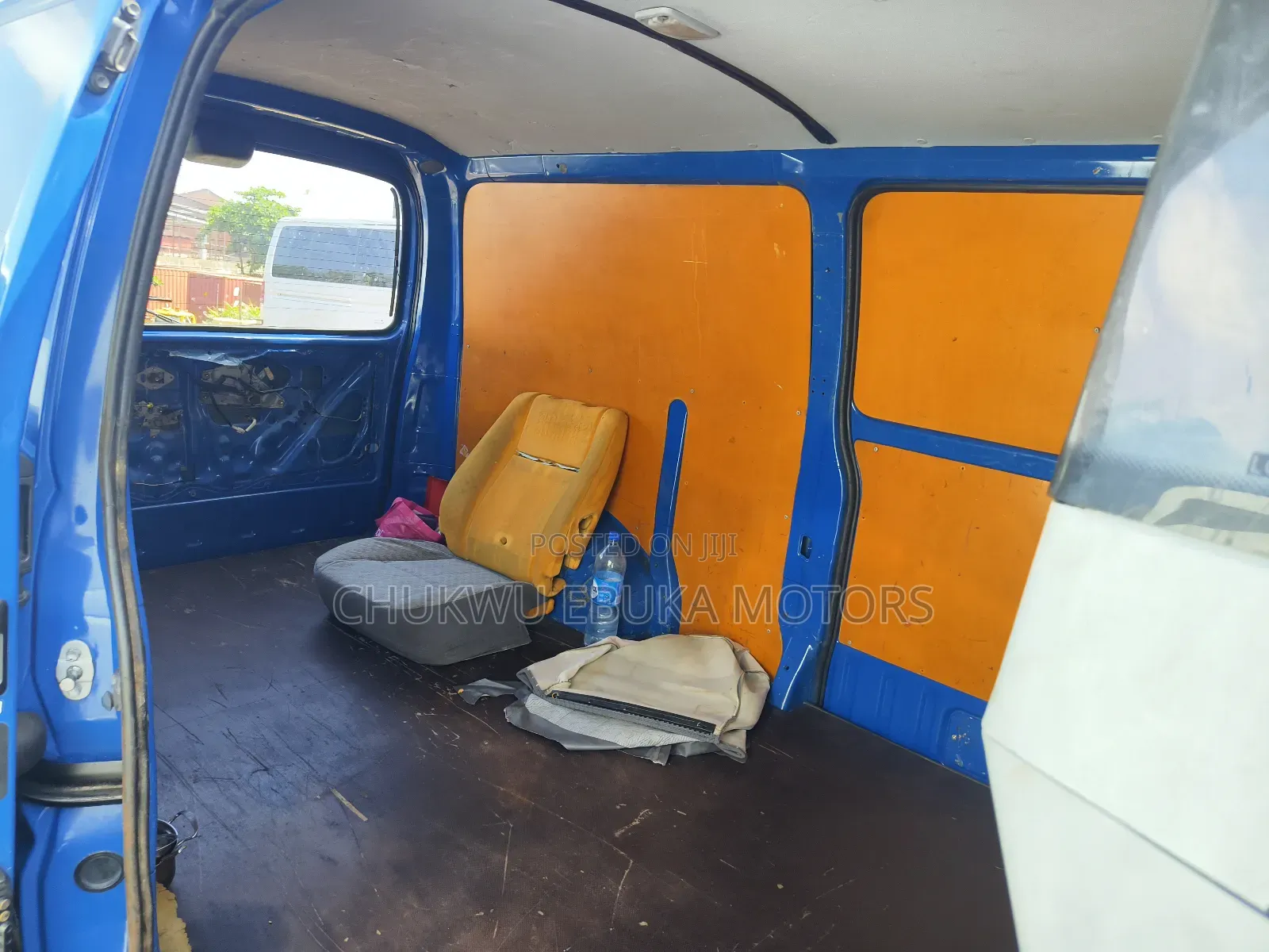 Toyota HiAce 2002 Blue