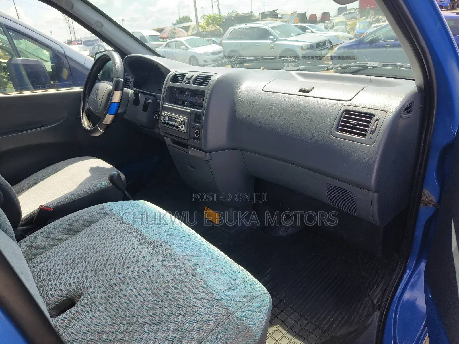 Toyota HiAce 2002 Blue