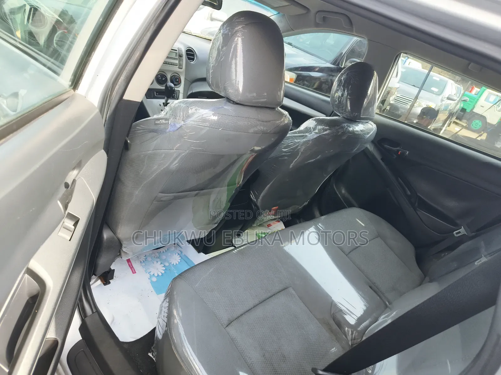 Toyota Matrix S Hatchback AWD (2.4L 4cyl 4A) 2012 Silver