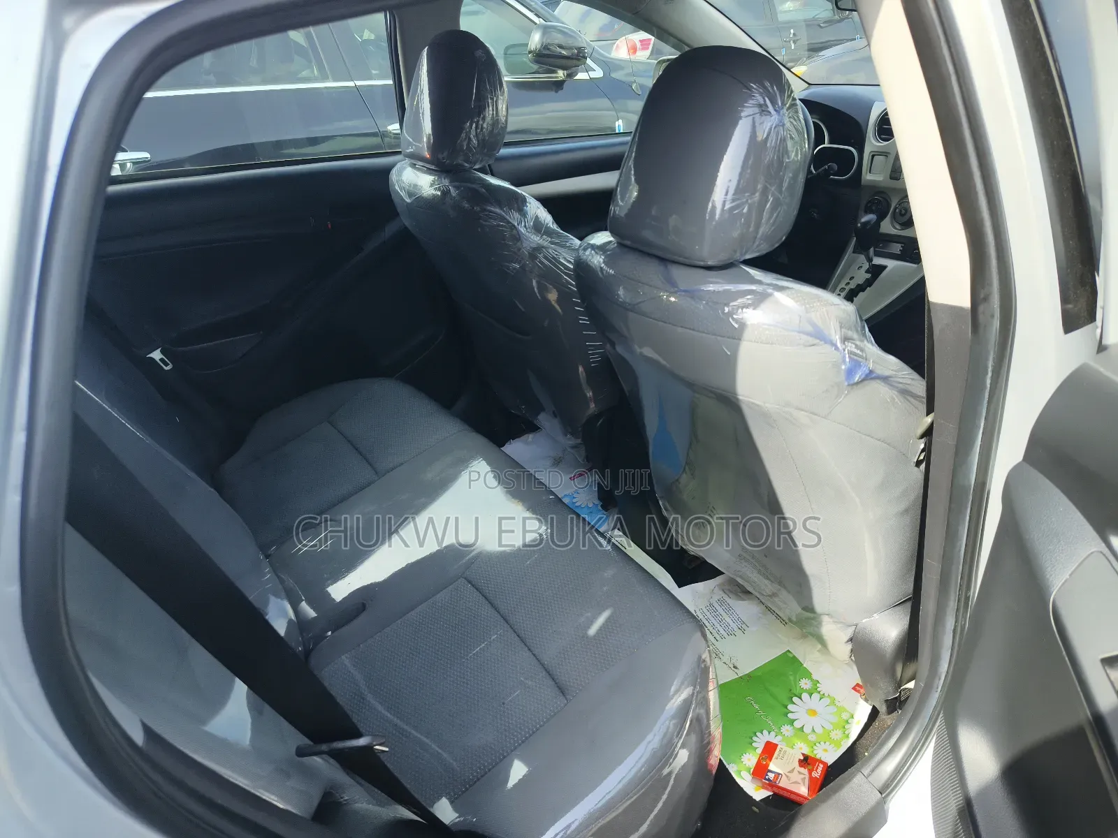 Toyota Matrix S Hatchback AWD (2.4L 4cyl 4A) 2012 Silver