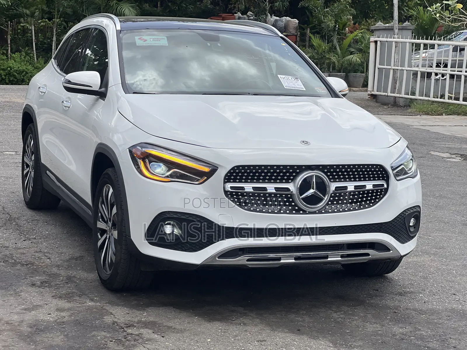 Mercedes-Benz GLA 250 2021 White