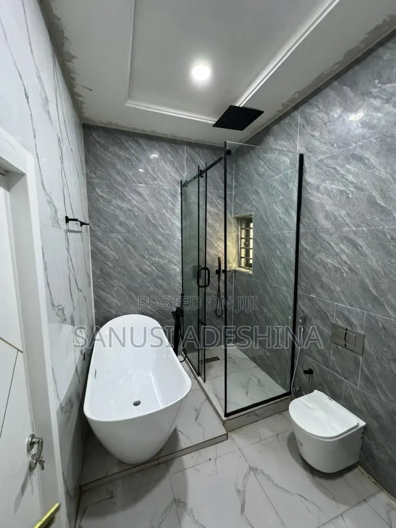 5bdrm Duplex in Jahi Gilmore,Fct for sale
