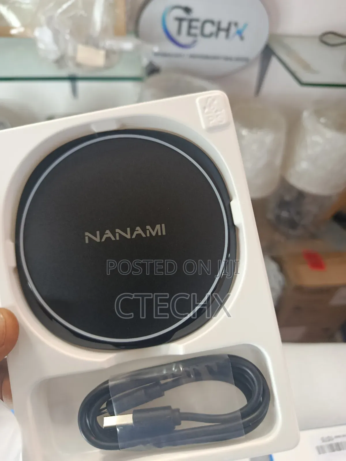 Namani Wireless Charger for iPhone , Samsung. Fast Wireless Charging