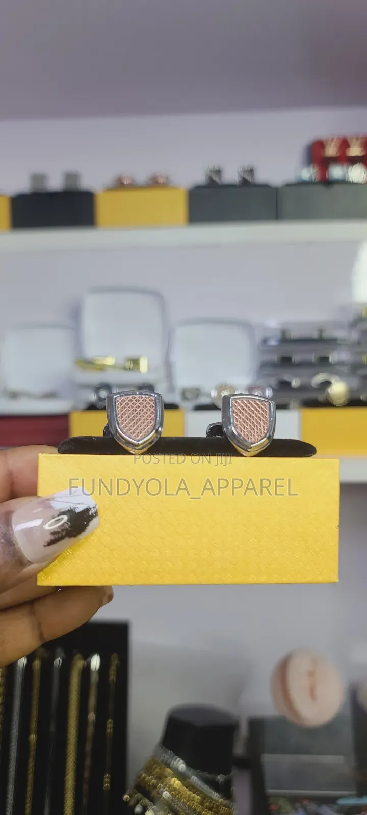 Universal Cufflinks Style