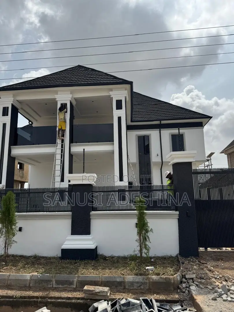 5bdrm Duplex in Galadimawa Estate for sale