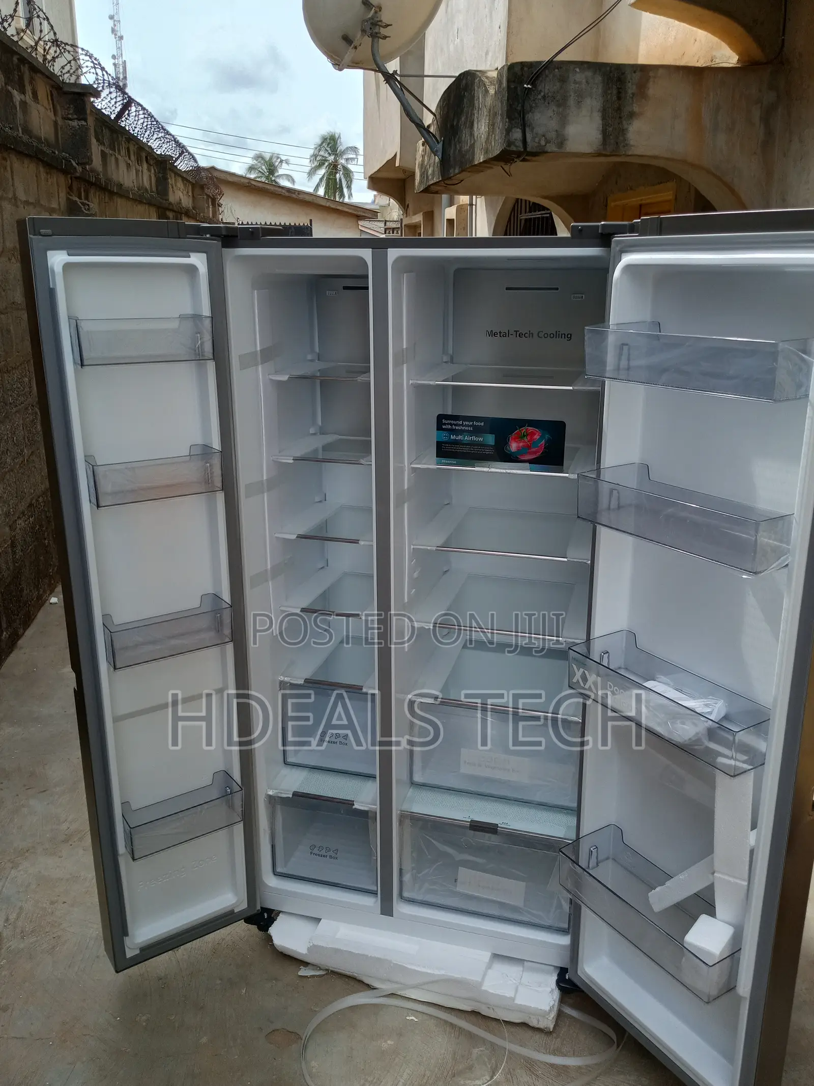 Spacious Stylish – Hisense Rs-87ws 634l Refrigerator