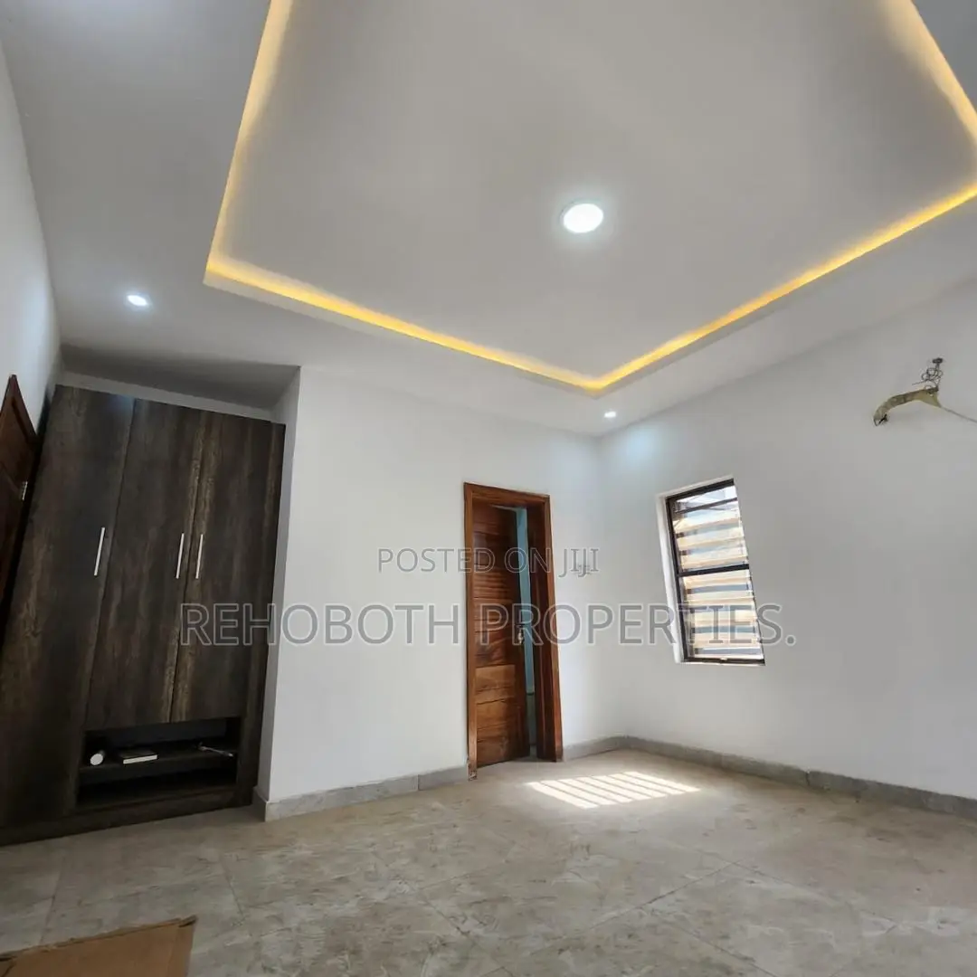 4bdrm Duplex in Kolapo Ishola, Ibadan for rent
