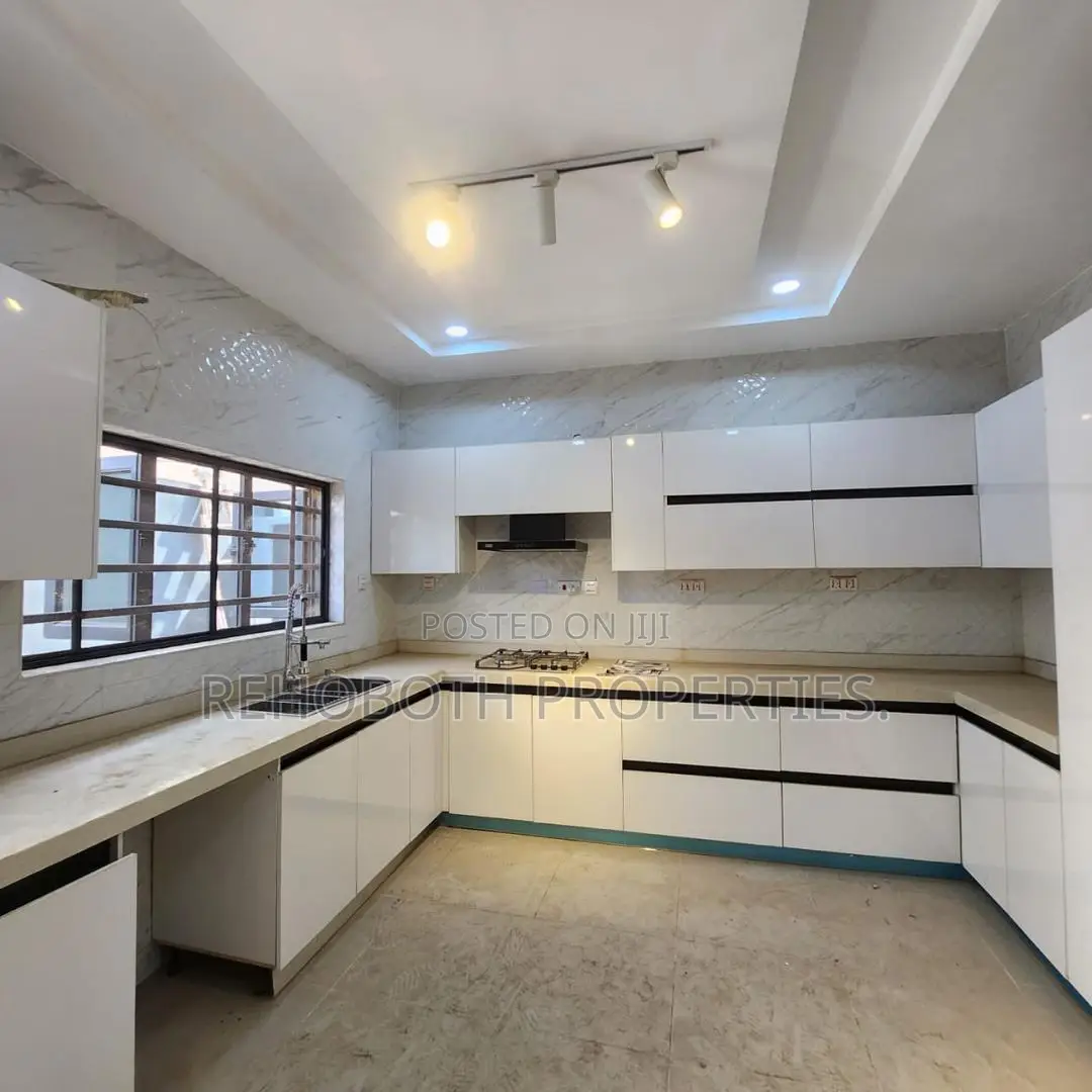 4bdrm Duplex in Kolapo Ishola, Ibadan for rent