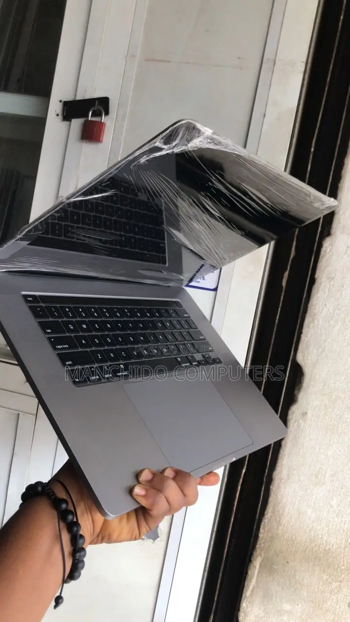 Laptop Apple MacBook Pro 2019 32GB Intel Core i7 SSD 512GB