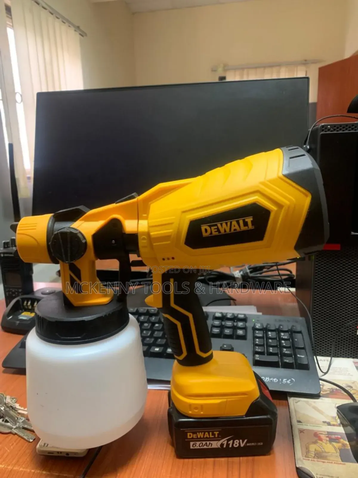 Dewalt Cordless Spray Paint Machine