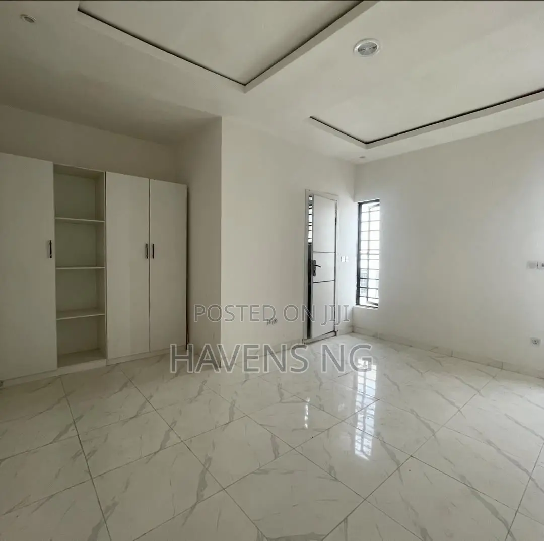 3bdrm Townhouse/Terrace In Ikota For Sale